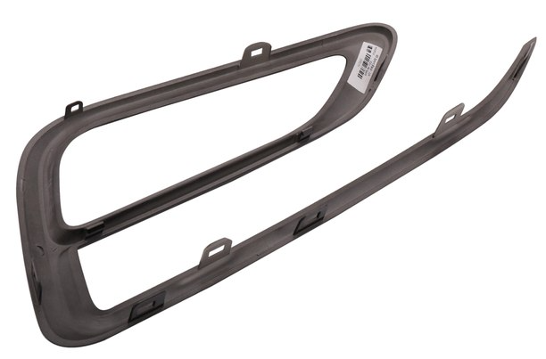 CHEVROLET CRUZE 2016-2019 — FRONT FOG LIGHT TRIM LH; BRIGHT BLACK; SEDAN 16-18/HBACK 17-18