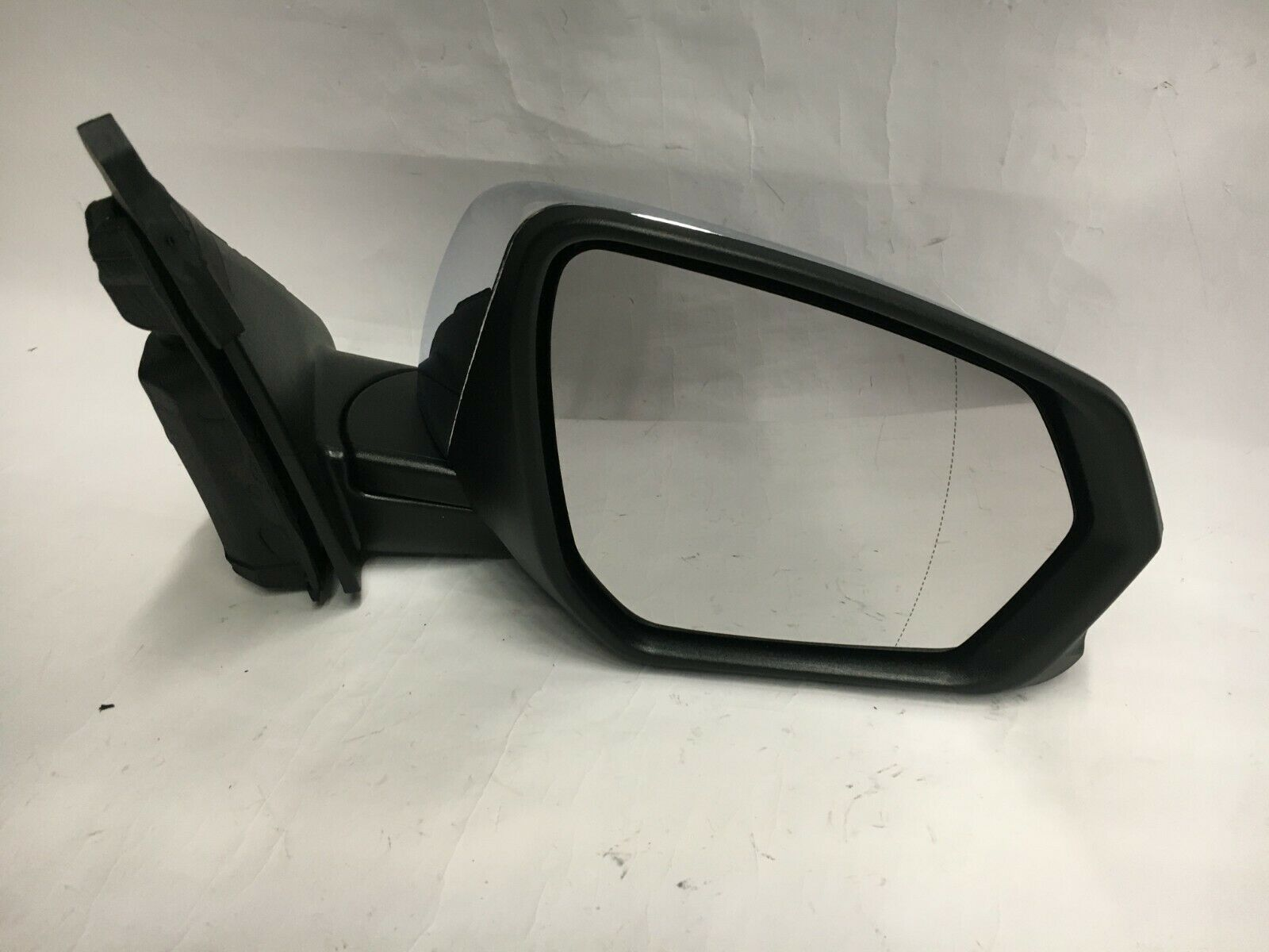 GM1321561 chevrolet equinox 2018 2024 right side mirror power without signal chrome gm1321 3