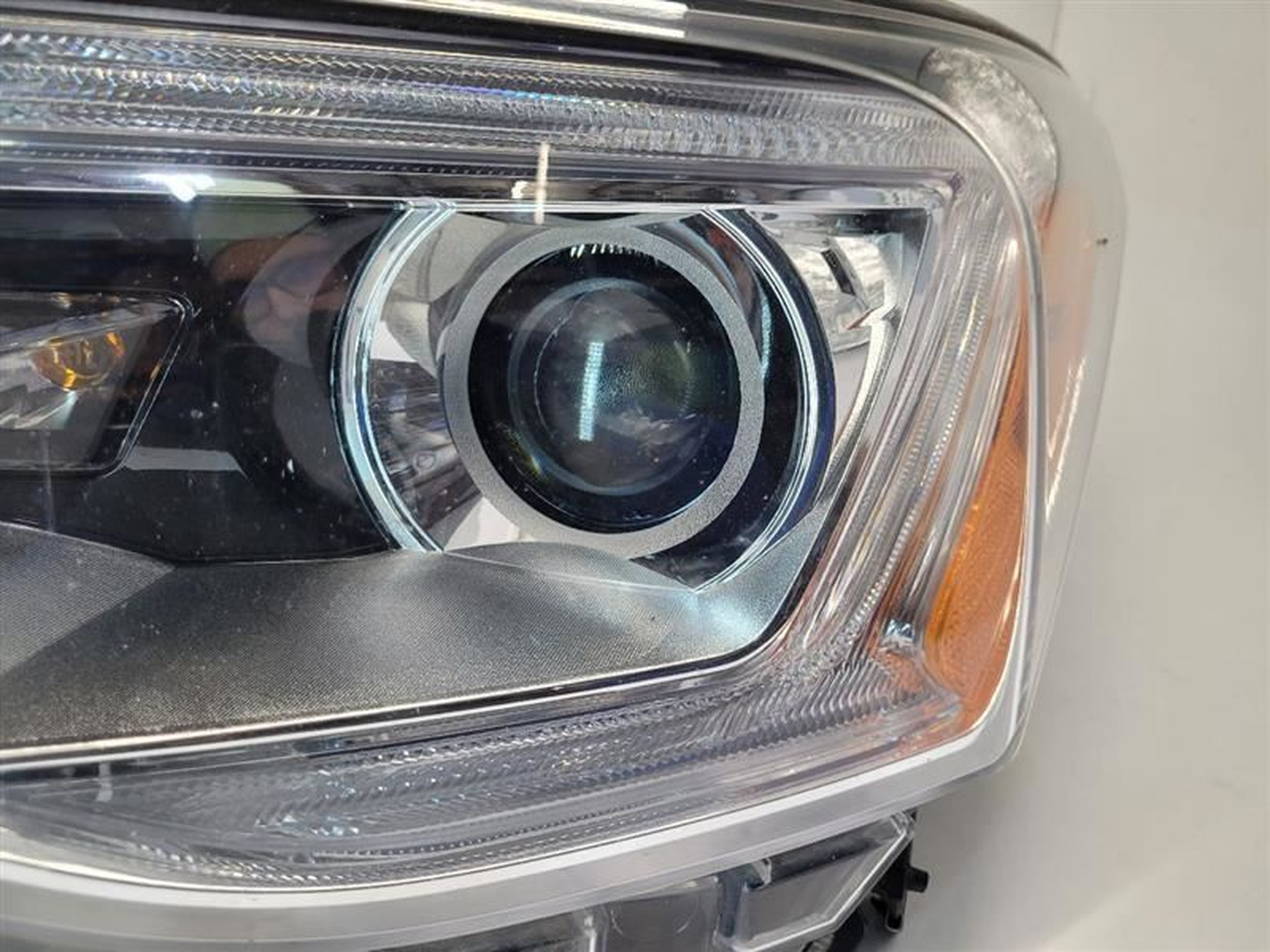 GM2502446H gmc acadia 2017 2019 4