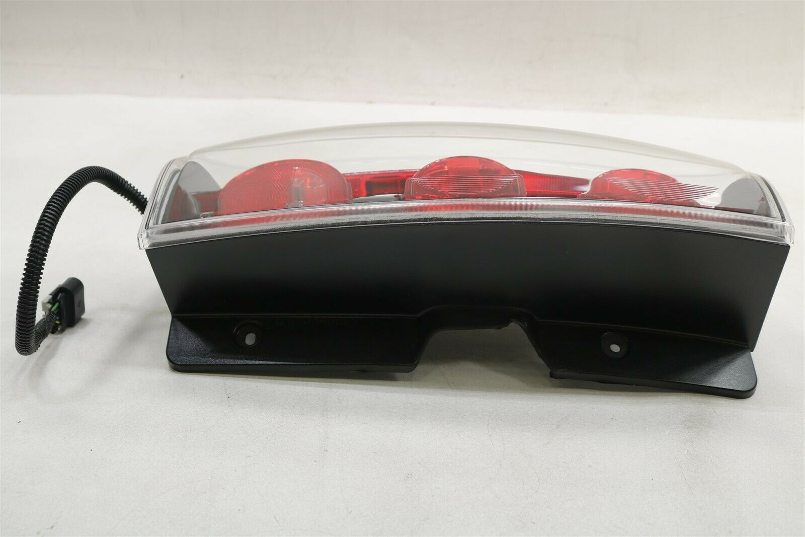GM2800269 gmc yukon xl denali 2012 2014 left taillight yukon yukon xl denali hq gm2800269 5