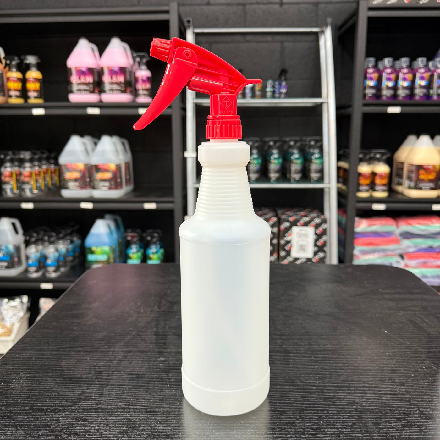 Red High-Output Heavy-Duty & Chemical Resistant Trigger Sprayer 28/400