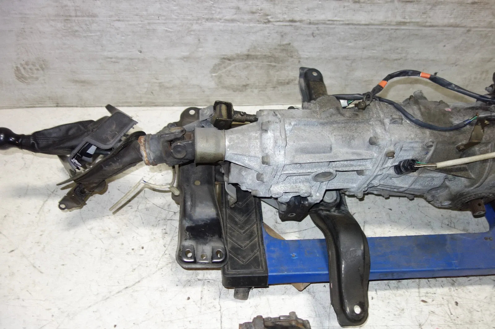 JDM Subaru Impreza WRX Legacy Forester Turbo 5speed AWD Transmission 4.44 Differential Pull Type 1999-2005