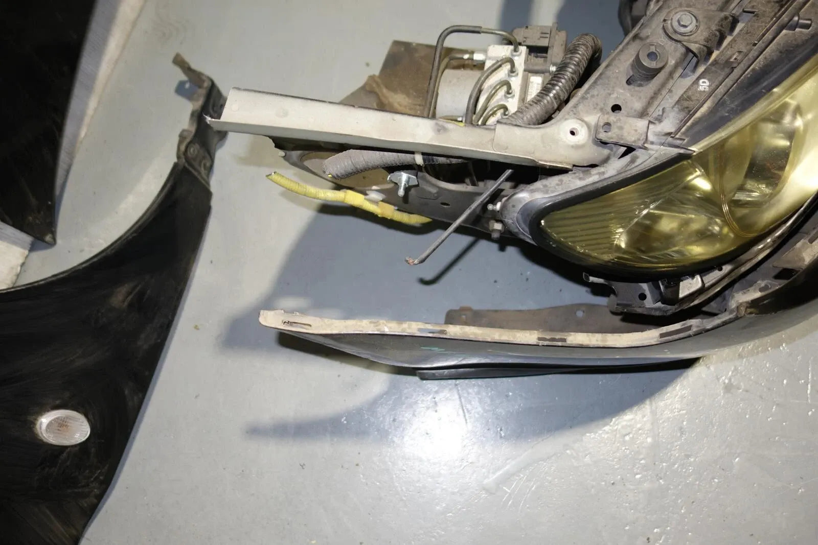 JDM Subaru Impreza WRX V9 Hawkeye GGA Wagon Front Clip – Bumper, HID Headlights, Hood, Fenders (2006–2007)