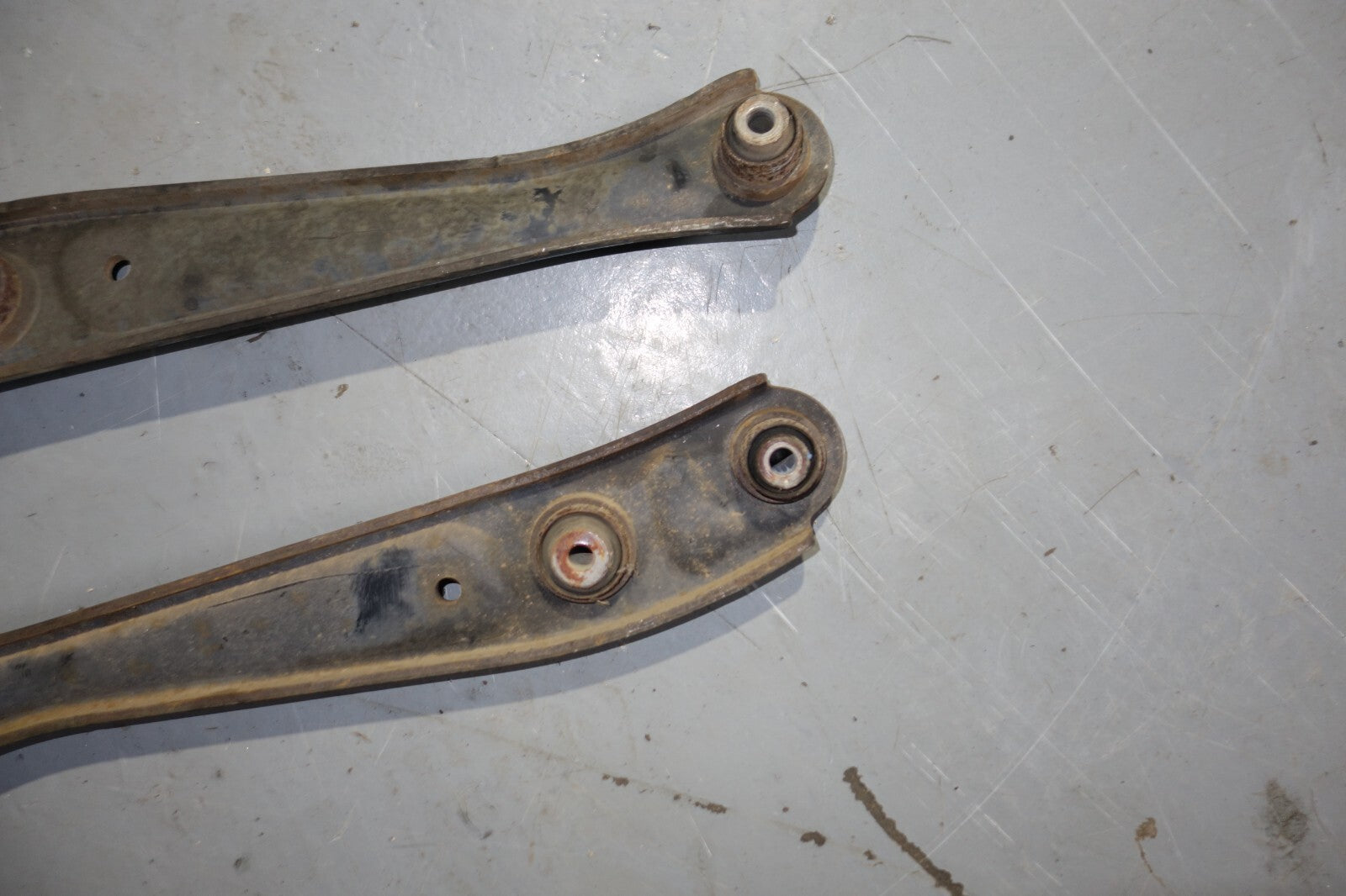 JDM 1996-2000 ACURA EL OEM GENUINE REAR LOWER CONTROL ARM PAIR