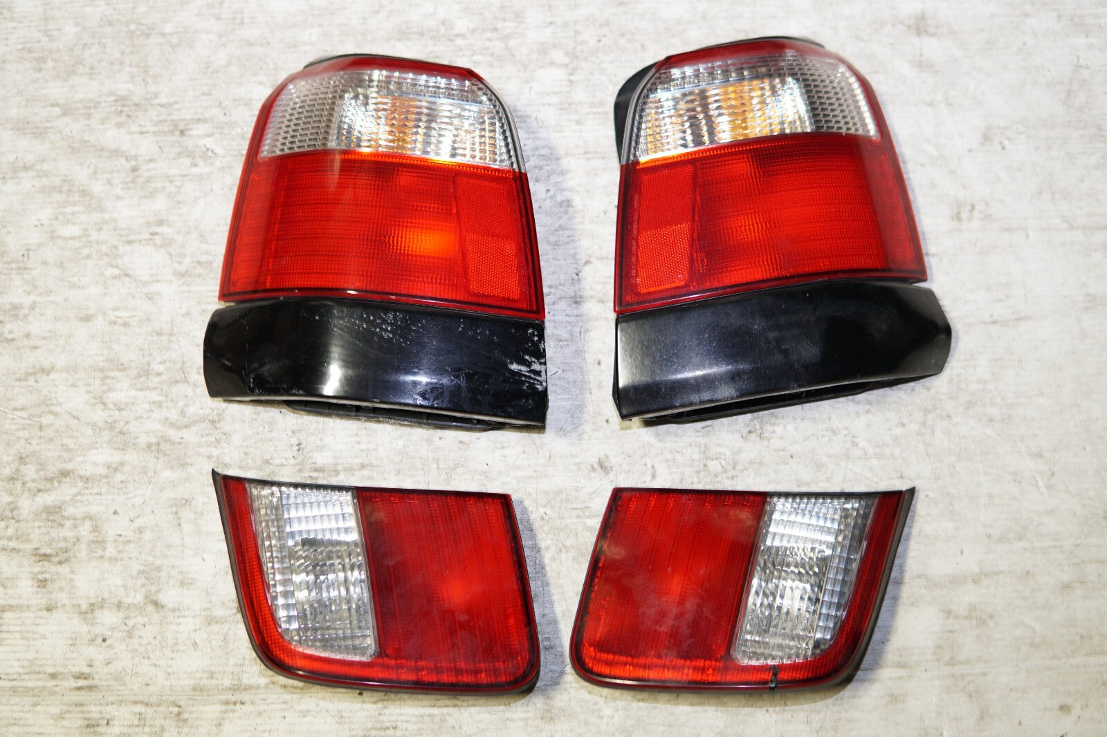 JDM 1998-2002 SUBARU FORESTER STi SF5 TAIL LIGHTS TAIL LAMPS TRUNK LIGHTS