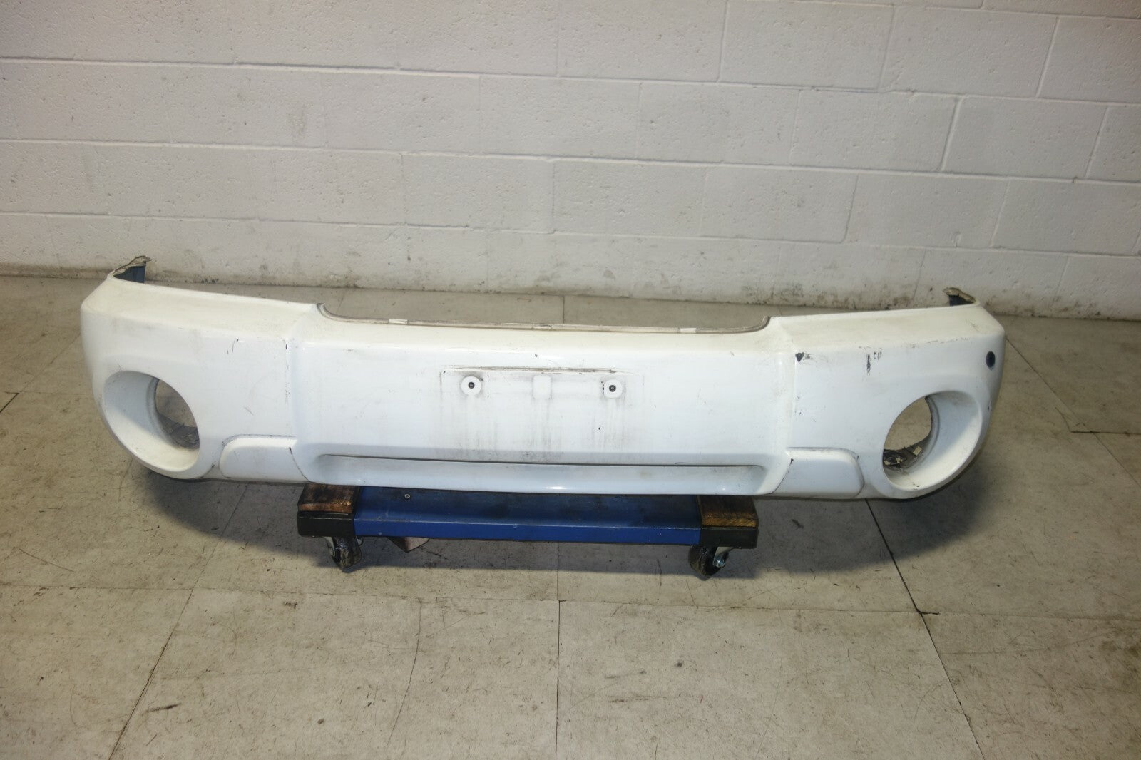 JDM Subaru Forester SG5 Genuine Front Bumper Cover In White 2003-2005