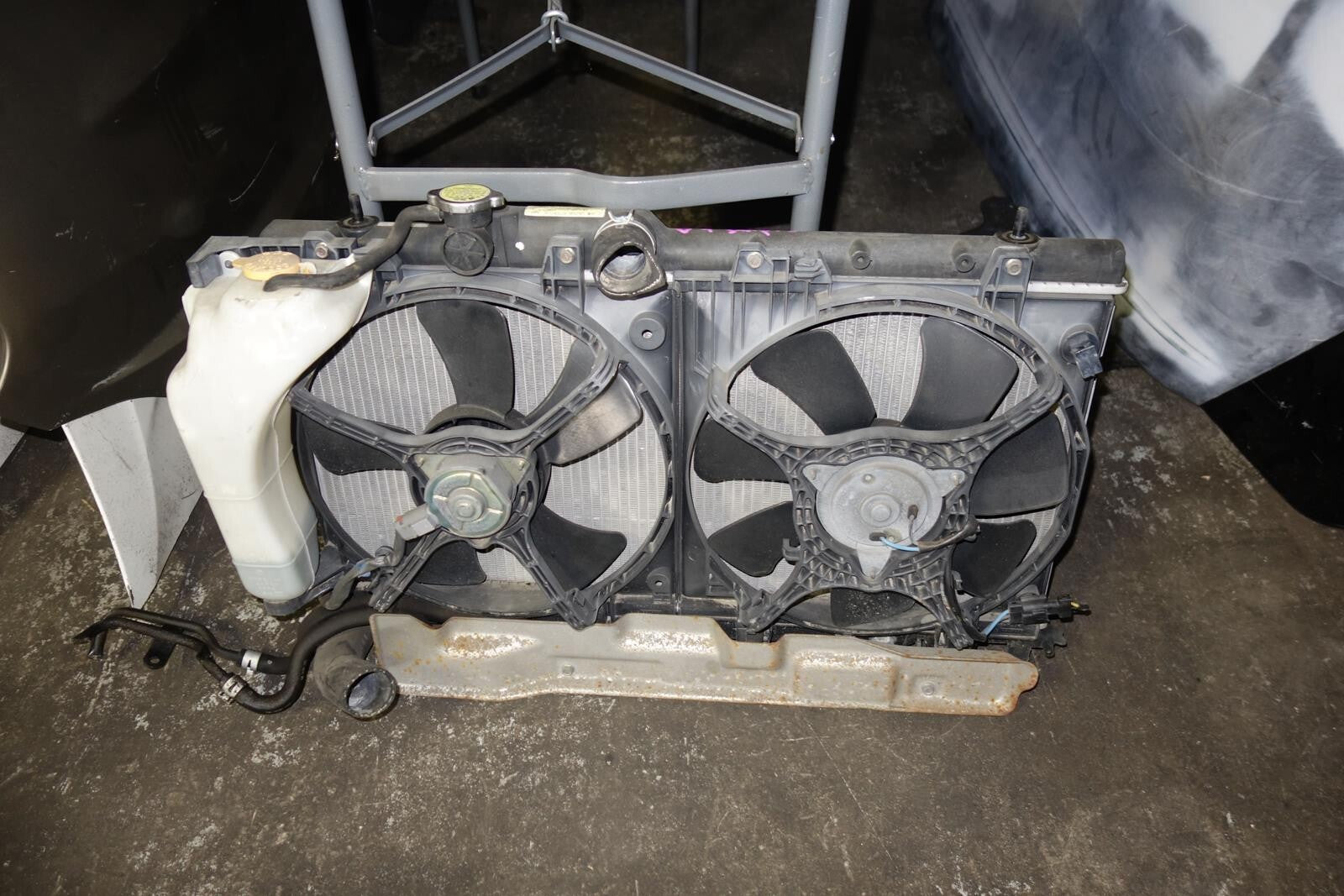 JDM 2006-2007 SUBARU IMPREZA V9 OEM USED RADIATOR ASSEMBLY SHROUD RAD FAN