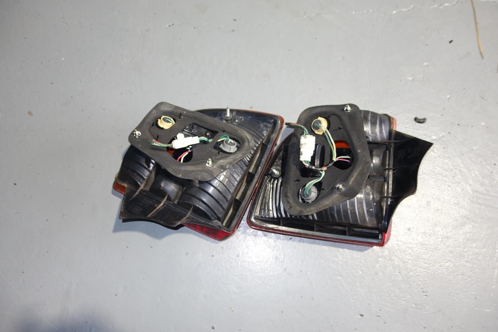 JDM 2000-2005 TOYOTA CELICA OEM TAIL LIGHTS LEFT & RIGHT TAIL LAMPS 2000-2005