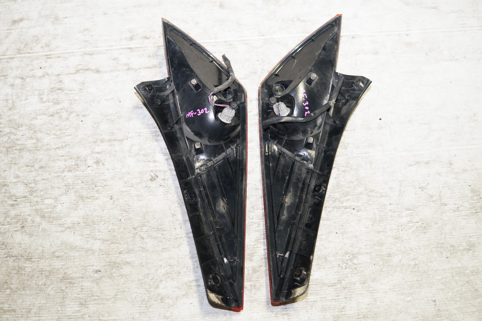 JDM 2003-2005 NISSAN 350Z Z33 OEM GENUINE TAIL LIGHT PAIR TAILLIGHT LEFT & RIGHT