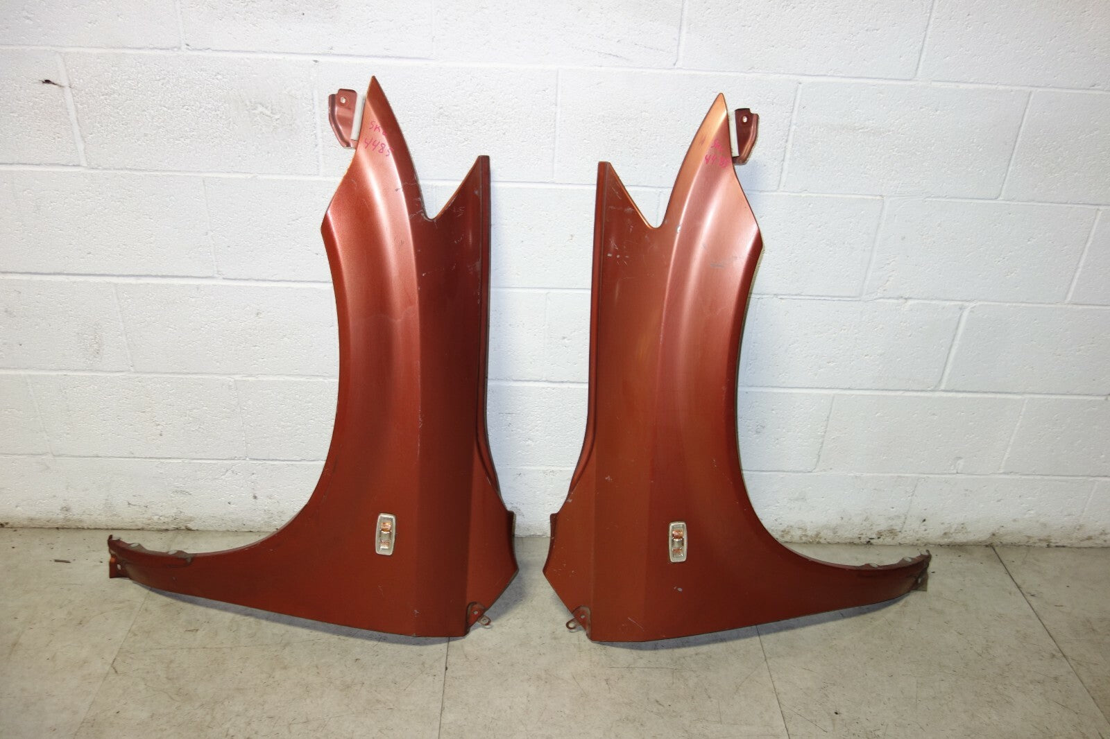 JDM Nissan Murano Fenders Pair With Marker Lights 2003-2007 OEM