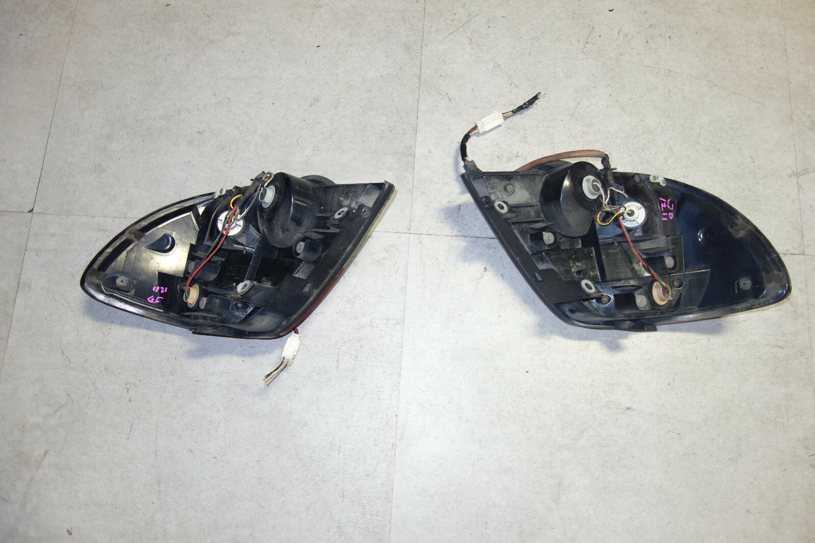 JDM Subaru Impreza WRX STi Outback Sport Wagon RS TS Tail Lights Lamps 2004-2005