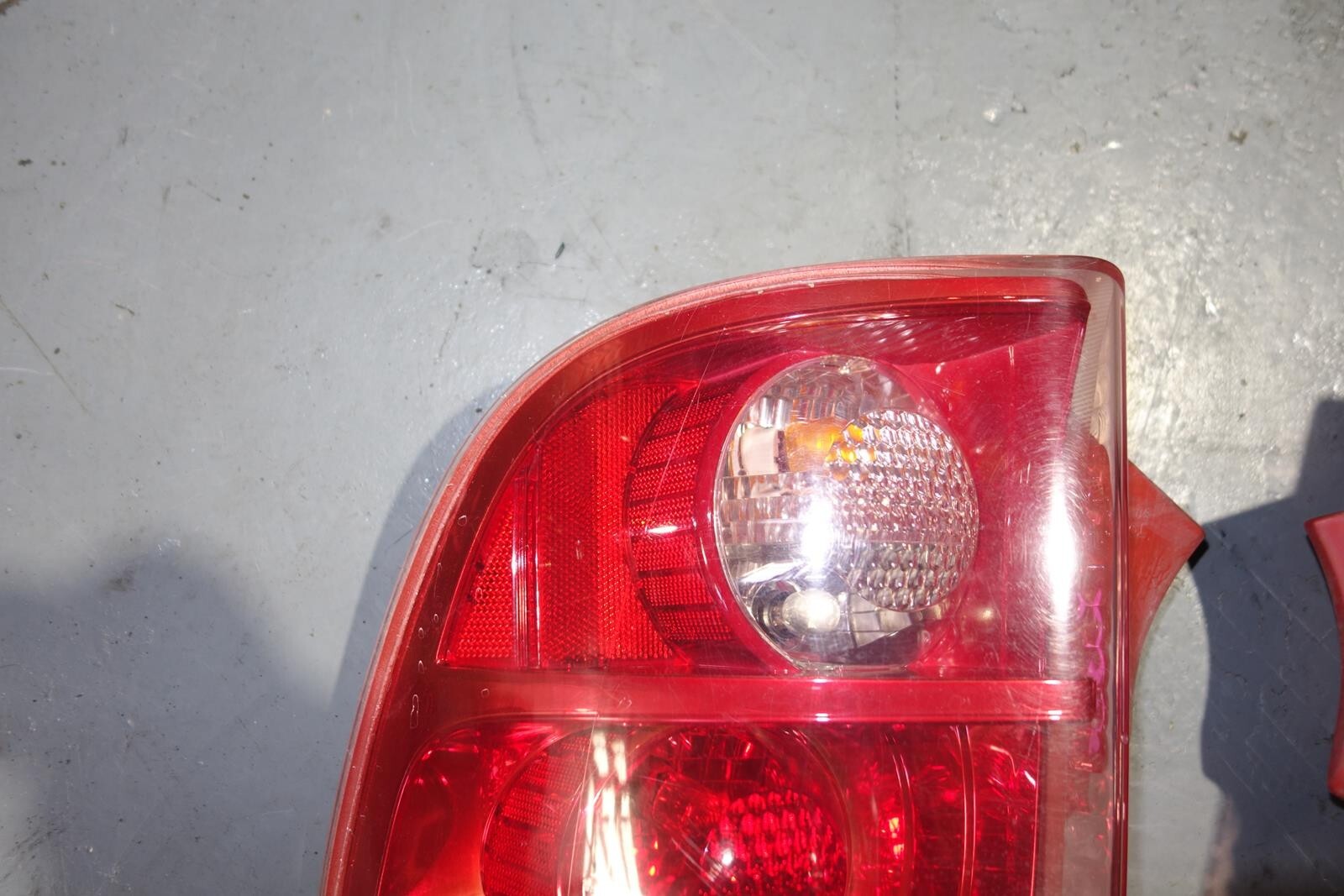 JDM 2000-2005 TOYOTA CELICA OEM TAIL LIGHTS LH LR TAIL LAMPS 2000-2005 MF-1678