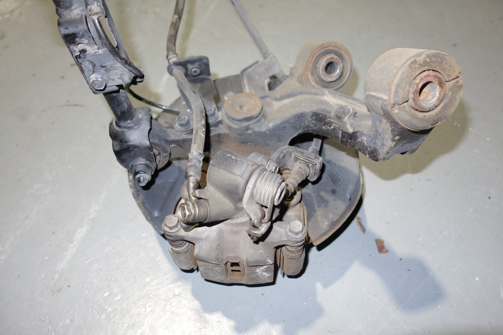 JDM 2002-2006 ACURA RSX HUB DC5 OEM REAR LEFT SIDE HUB CALIPER KNUCKLE MF-1004