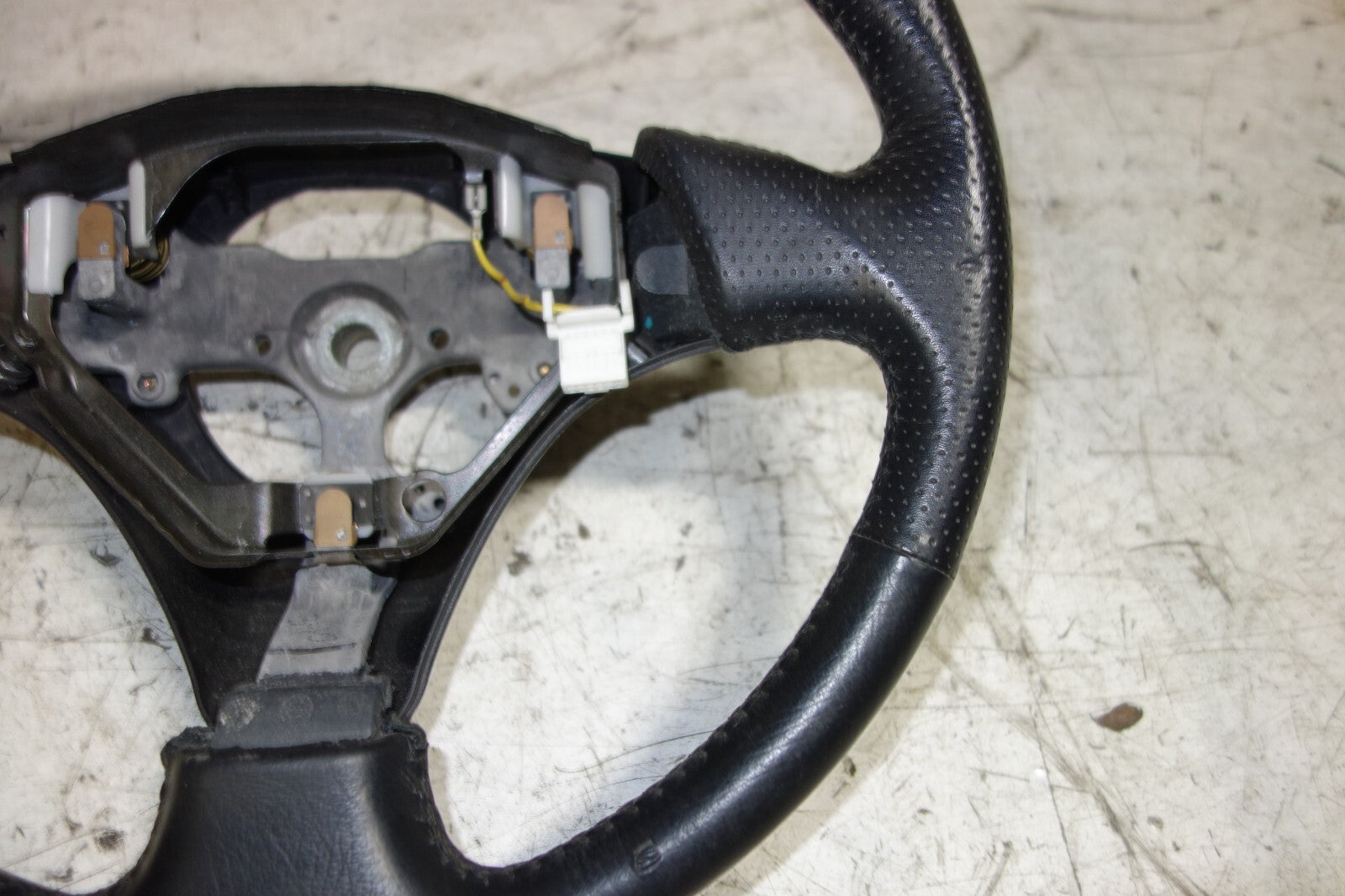 JDM 2000-2005 TOYOTA CELICA  STEERING WHEEL ZZT231 ZZT230