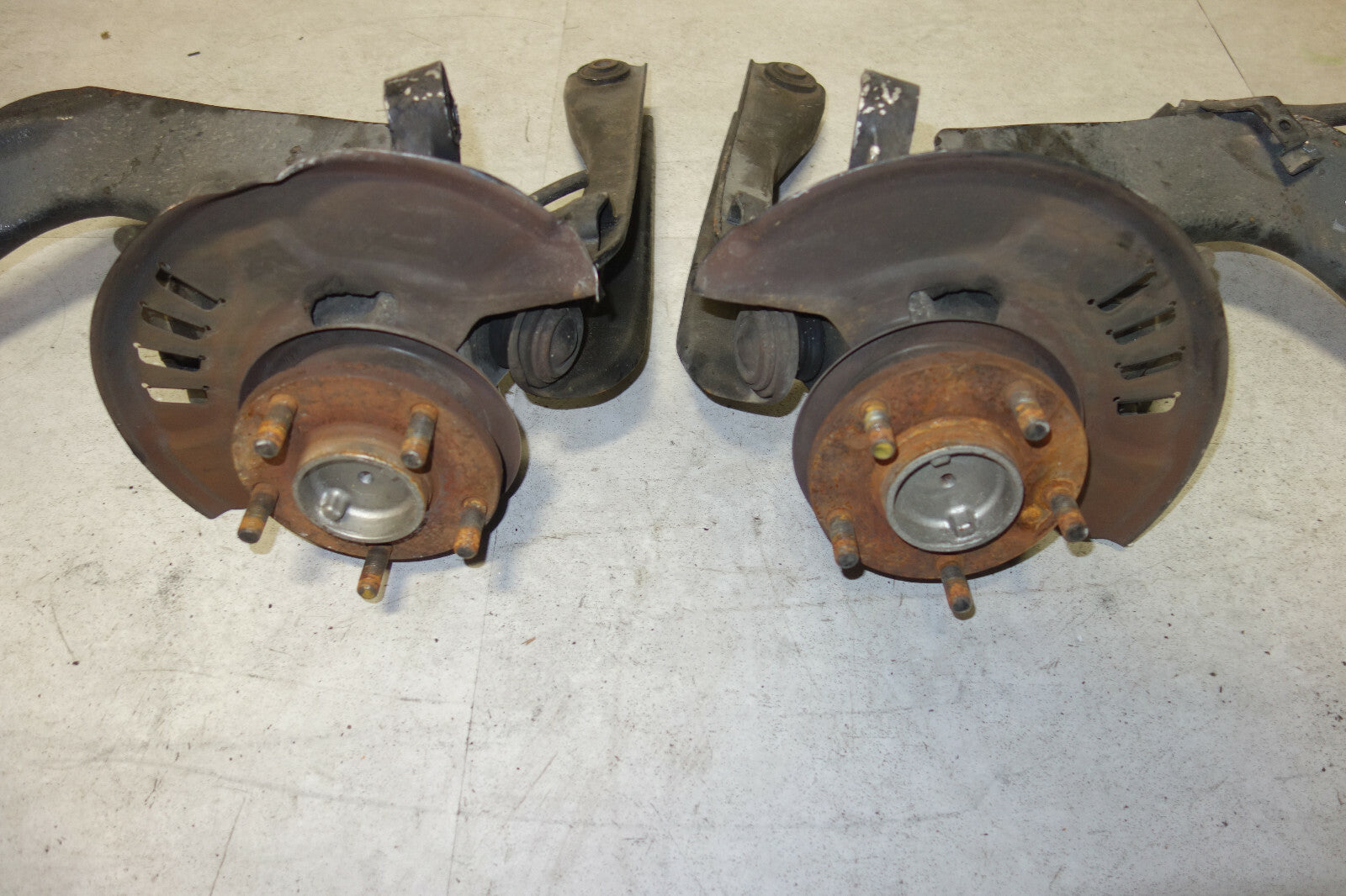 JDM Nissan 300zx Z32 Front Spindles Hubs Knuckles Bearings Lowers 1990-1996