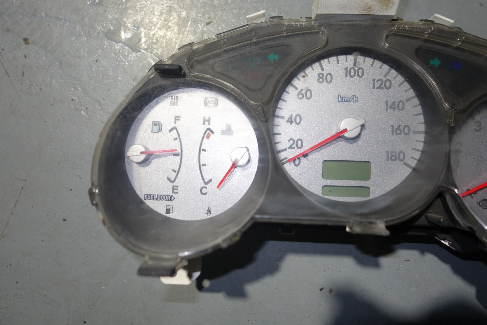 JDM SUBARU FORESTER SG5  MANUAL 5 SPEED GAUGE CLUSTER  SPEEDOMETER 2003-2008
