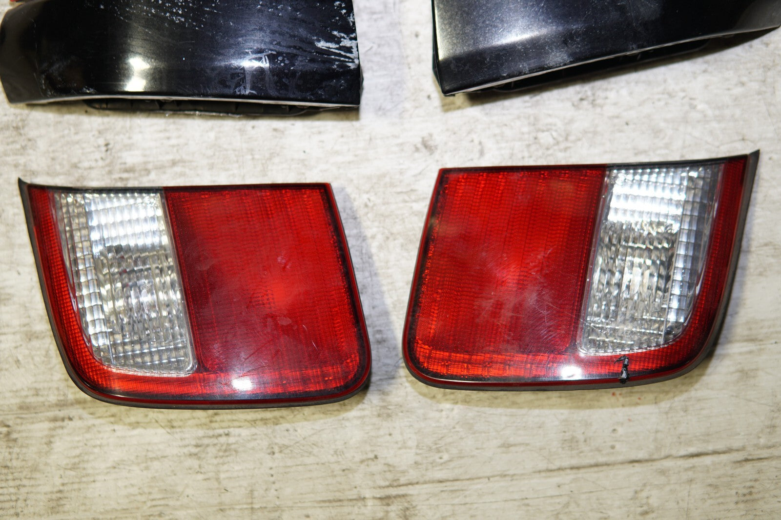 JDM 1998-2002 SUBARU FORESTER STi SF5 TAIL LIGHTS TAIL LAMPS TRUNK LIGHTS