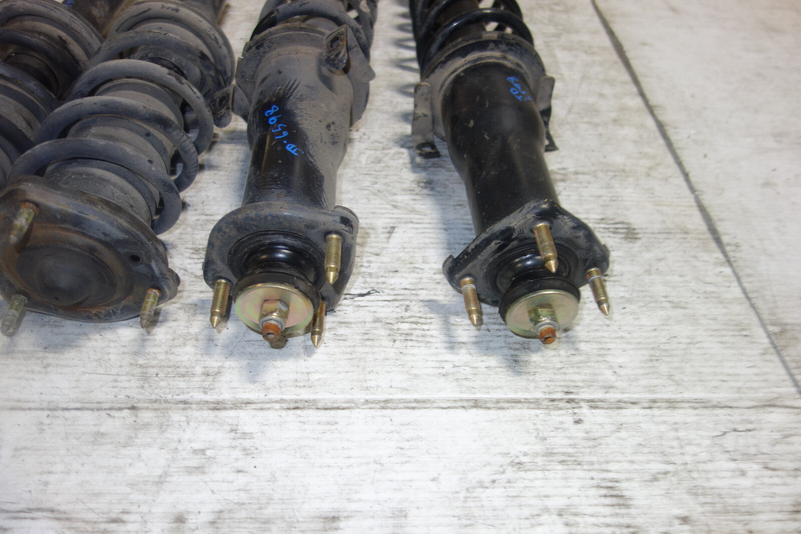 JDM Lexus IS300 Altezza SXE10 OEM Shocks Struts Springs Suspension 2001-2005