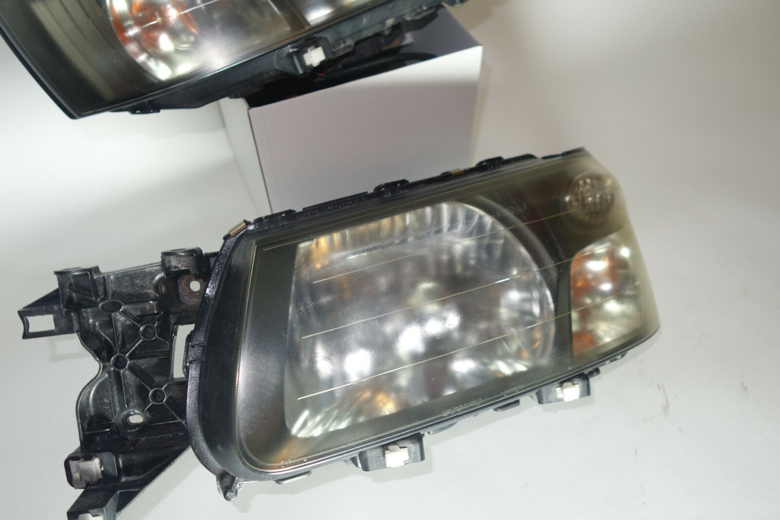 Subaru Forester Black Housing HiD Headlights Lamps Pair SG5 SG9 2003-2005