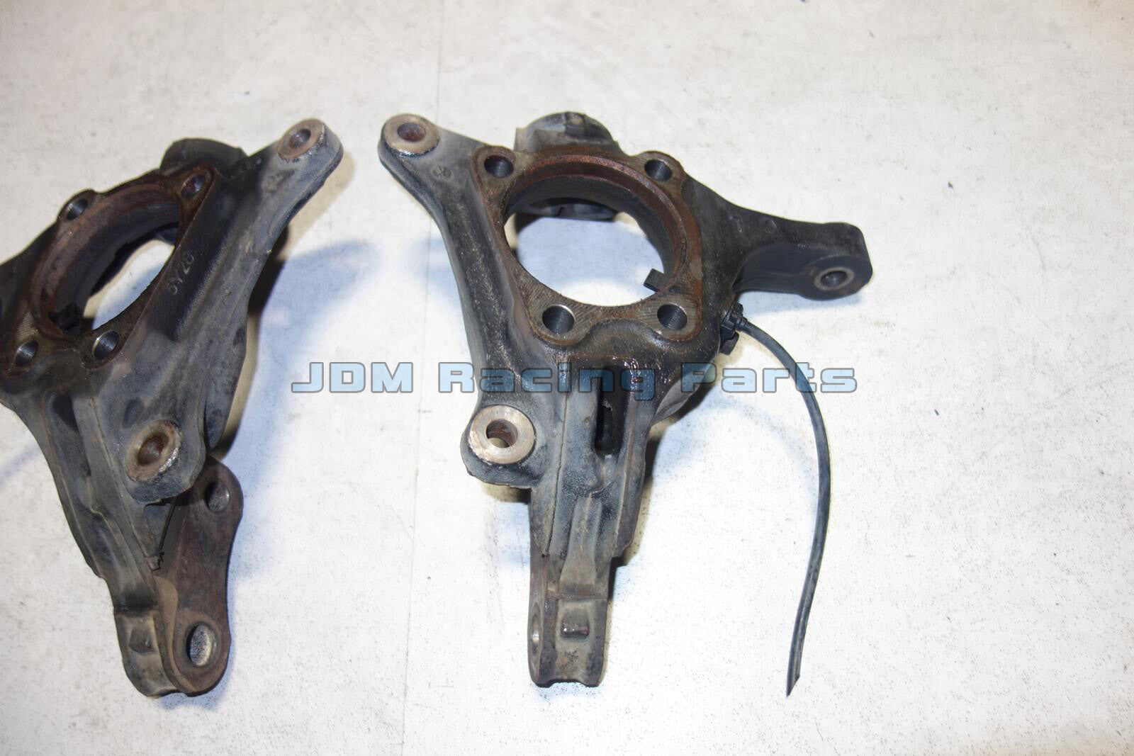 2009-2014 Subaru Forester Front Wheel Knuckle Suspension 28313AG020 28313AG030
