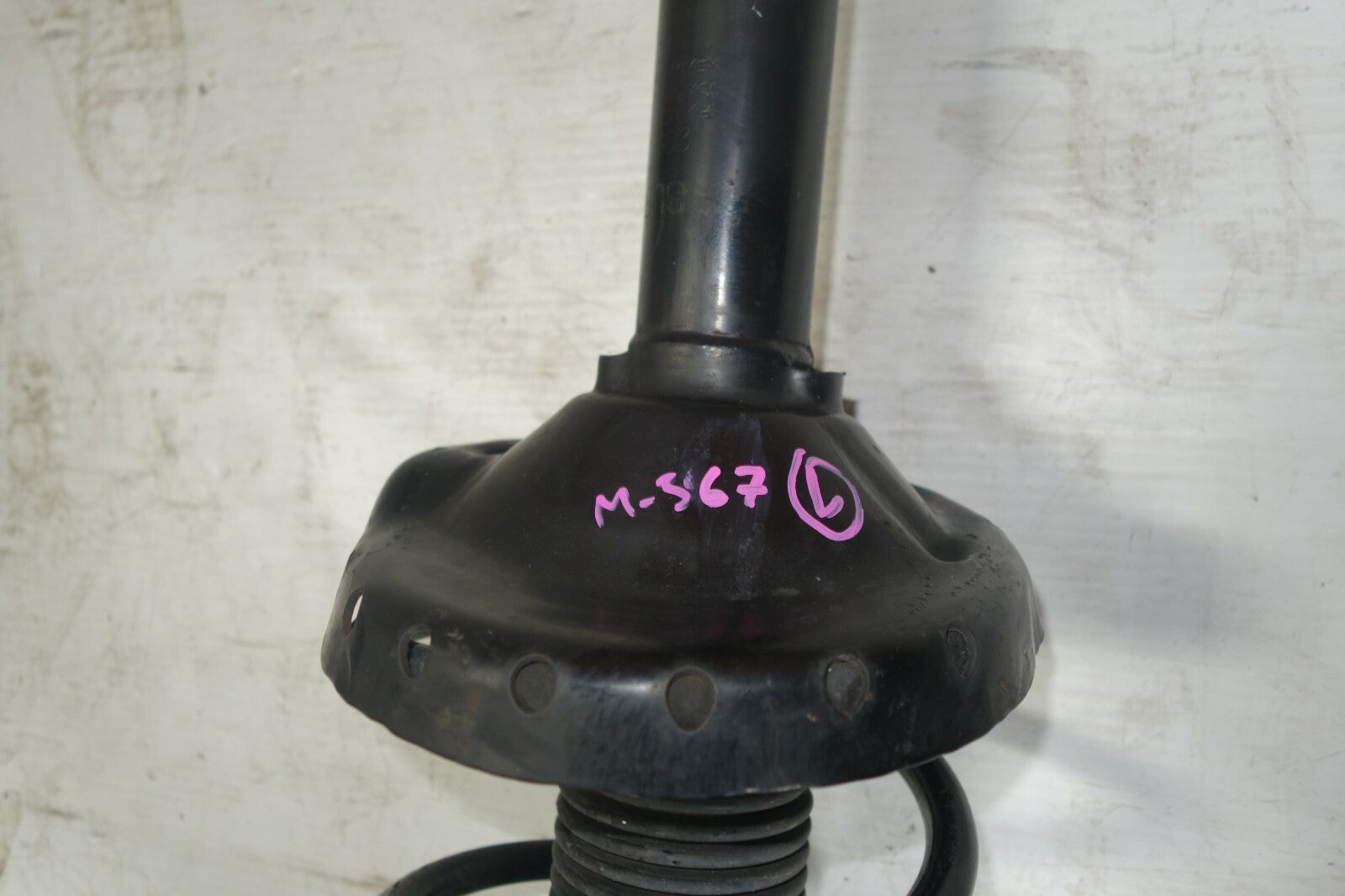 JDM 05-09 SUBARU LEGACY OUTBACK KYB FRONT LEFT SIDE SHOCK STRUT ASSEMBLY  WAGON