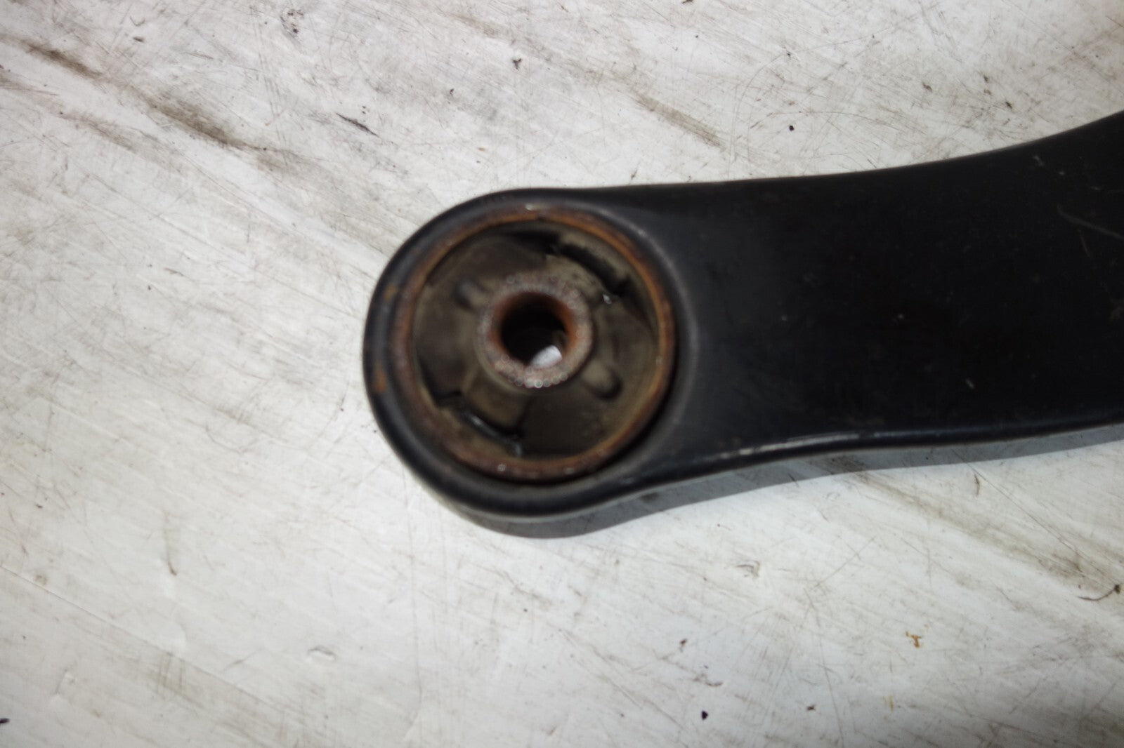 JDM 2000-2005 TOYOTA CELICA OEM FRONT LOWER CONTROL ARM LEFT SIDE GT GT-S ZZT231