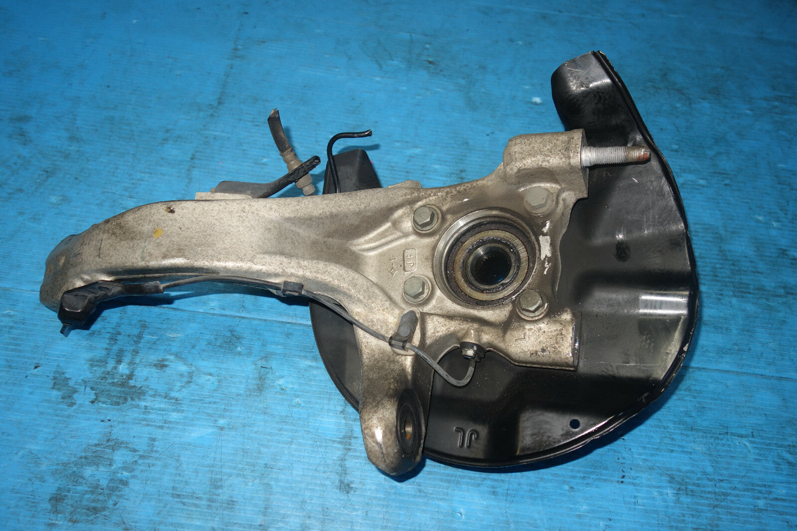 Acura RL Front LH Left Side Wheel Hub Bearing Knuckle Spindle Hub 2005-12 JDM