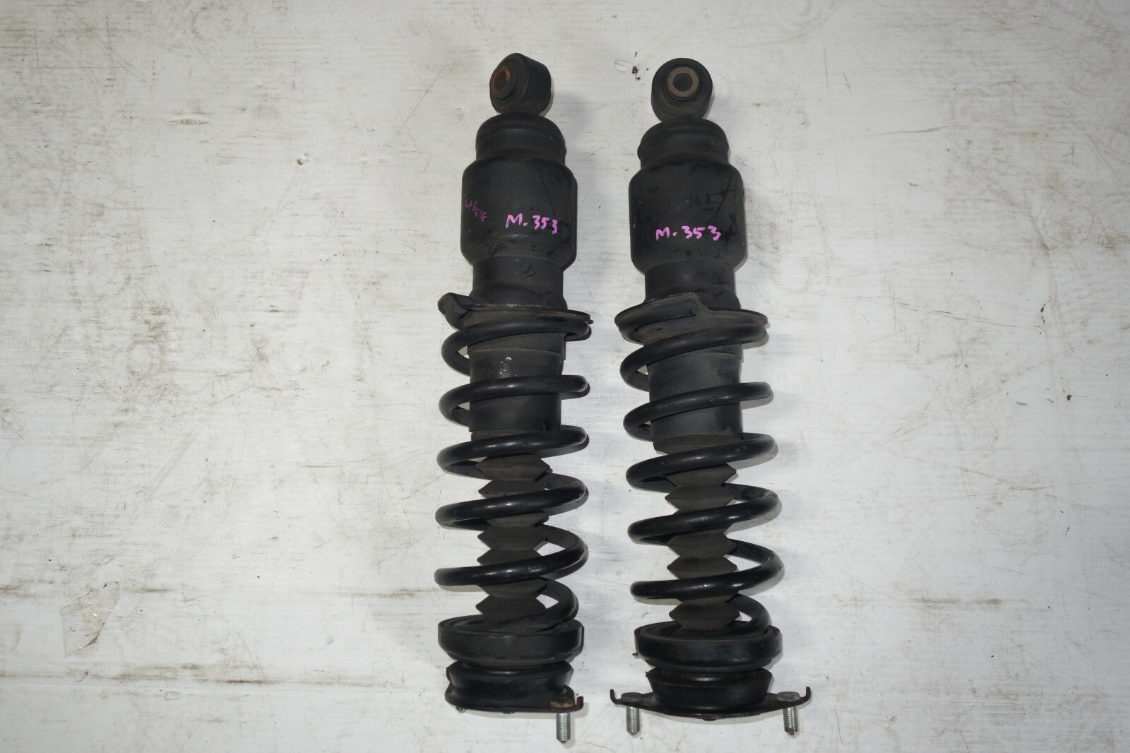 JDM 05-09 SUBARU LEGACY OUTBACK OEM KYB REAR SHOCKS STRUTS ASSEMBLY  WAGON ONLY