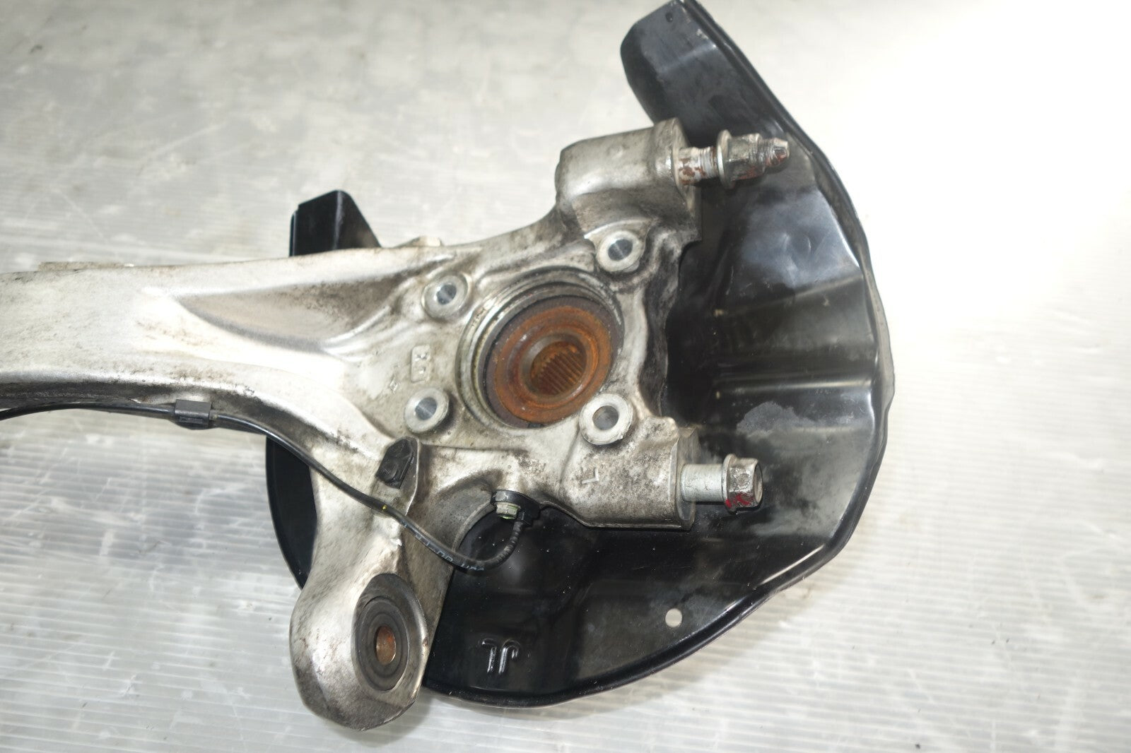 JDM 2005-2012 ACURA RL KB1  OEM FRONT LEFT WHEEL HUB BEARING SPINDLE KNUCKLE