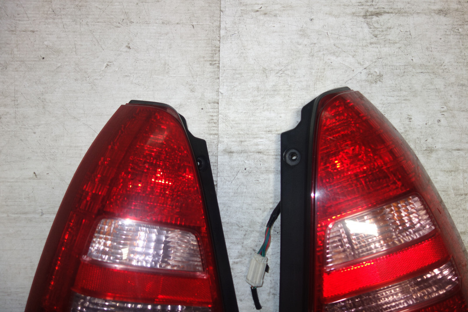 JDM SUBARU FORESTER Taillights Pair TAIL LAMP FACTORY OEM 2003 2004 2005
