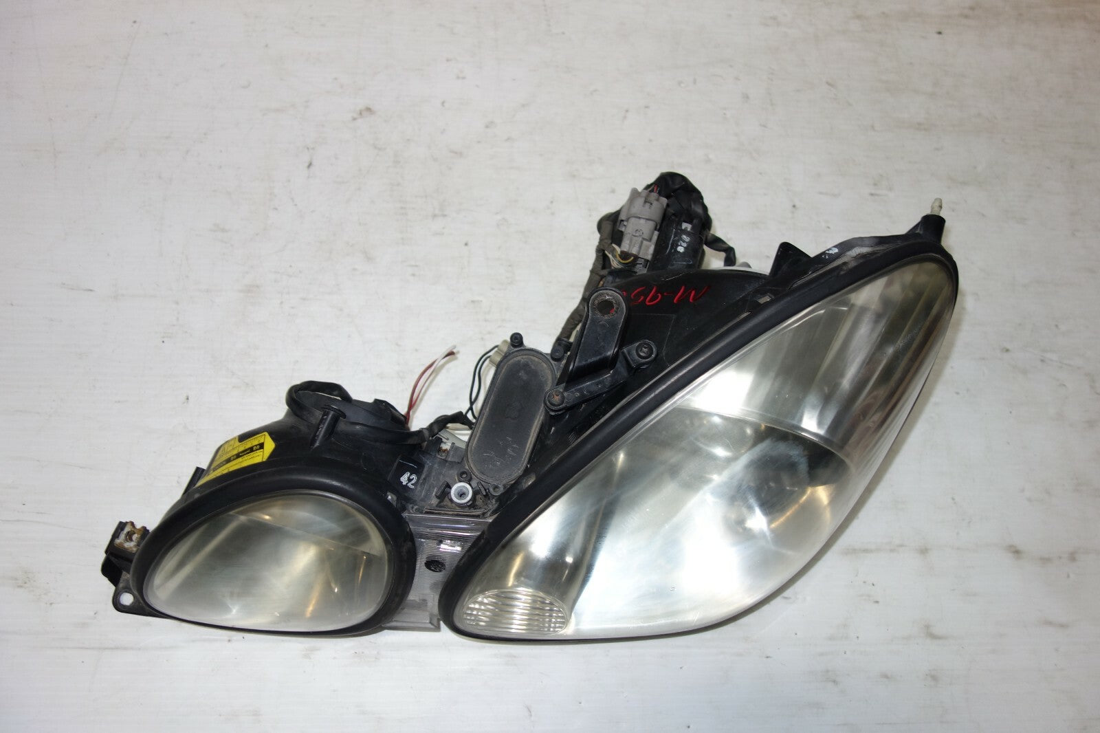 JDM 1998-2005 LEXUS GS300 GENUINE HID HEAD LIGHT LEFT DRIVER SIDE LAMP GS400 OEM