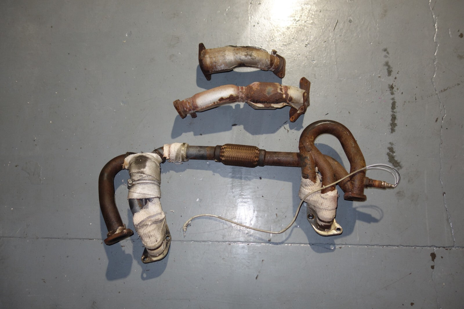 JDM 2000-2004 SUBARU LEGACY B4 EJ20 SUBARU EXHAUST  EXHAUST MANIFOLD TWIN TURBO