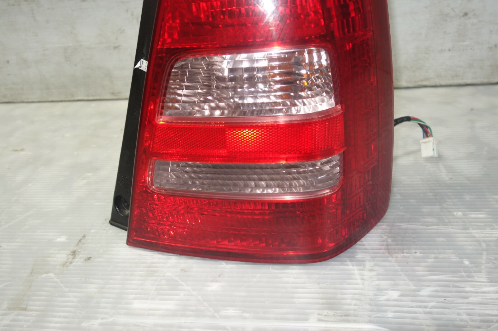 JDM 2003-2005 SUBARU FORESTER GENUINE SG5 SG OEM TAIL LIGHT LAMP RIGHT SIDE