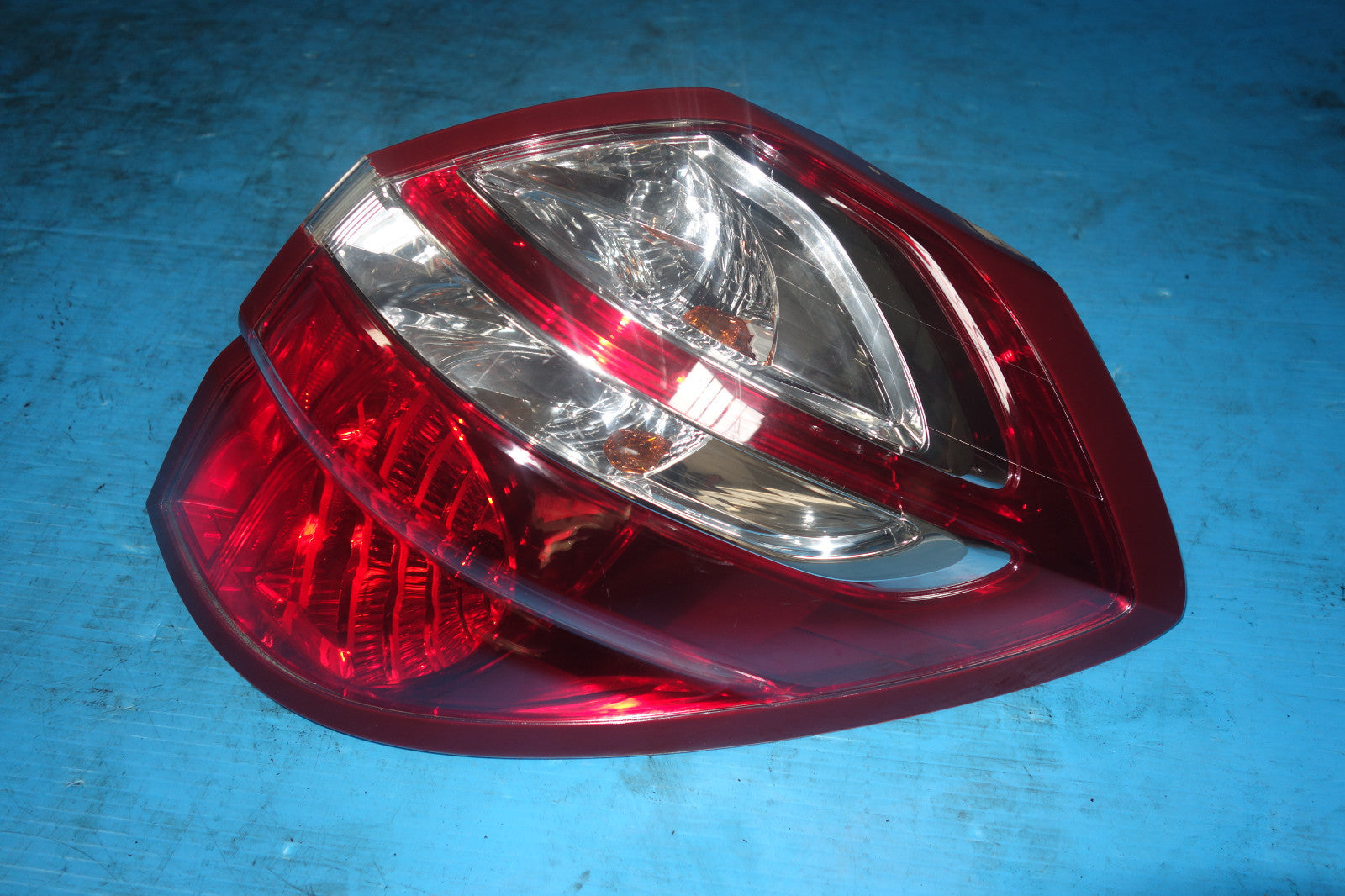 JDM SUBARU LEGACY / OUTBACK OEM REAR RIGHT TAIL LIGHT RH 2005-2009 #5036