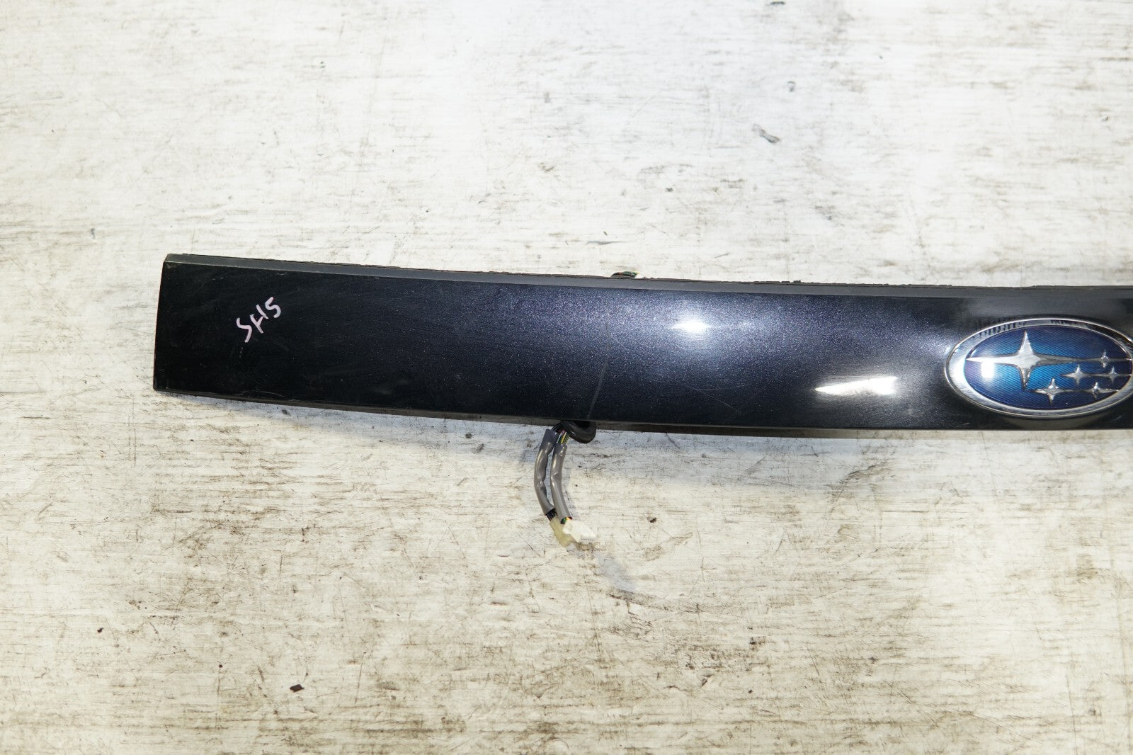 JDM Toyota Prius Rear CENTER GARNISH  ZVW30 2010-2011-2012-2013-2014-2015 MF-319