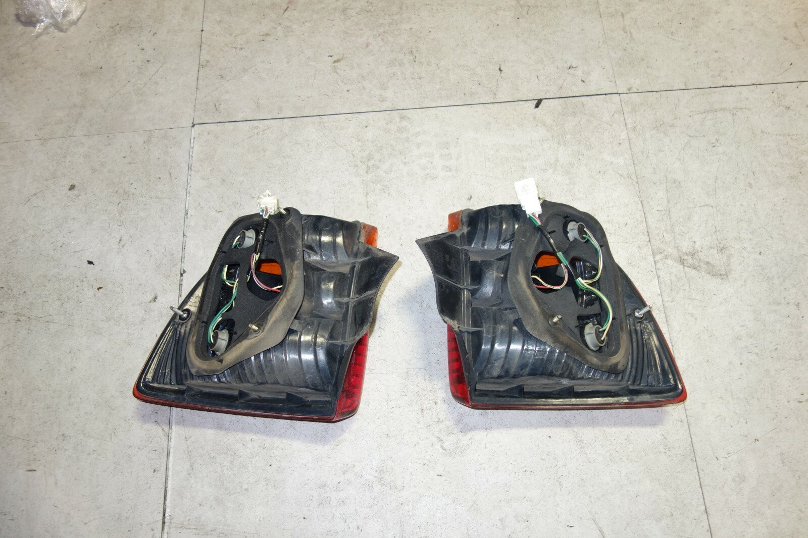 Toyota Celica OEM Tail Lights Lamps 81551-2B520 81561-2B390 2000-2005