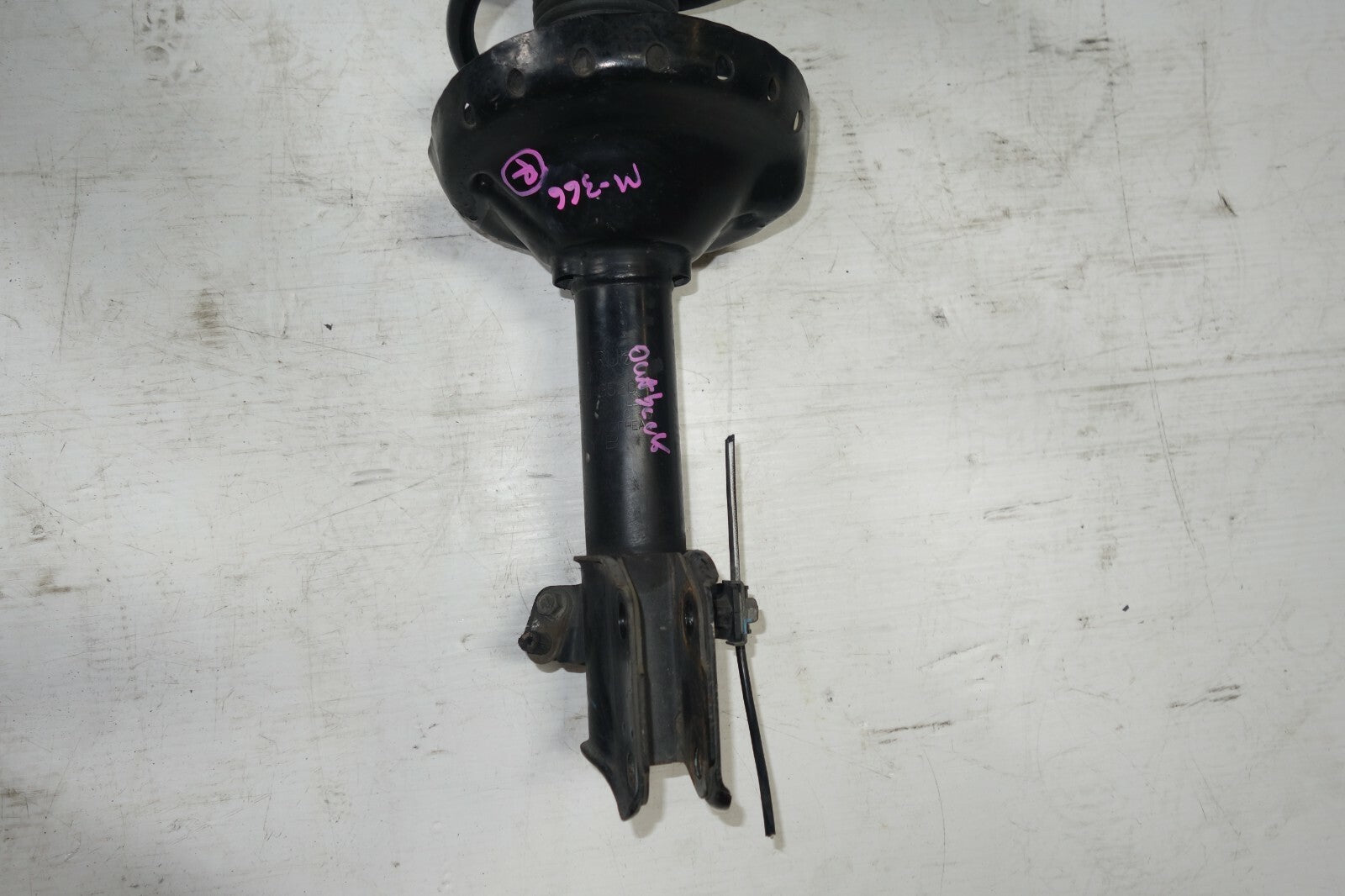 JDM 05-09 SUBARU LEGACY OUTBACK KYB FRONT RIGHT SIDE SHOCK STRUT ASSEMBLY  WAGON