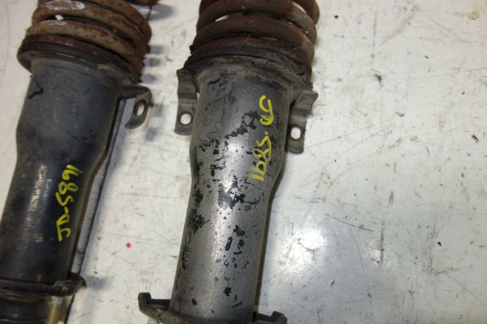 JDM Lexus is300 Altezza Rear Shocks Struts Springs 2001-2005 SXE10 OEM