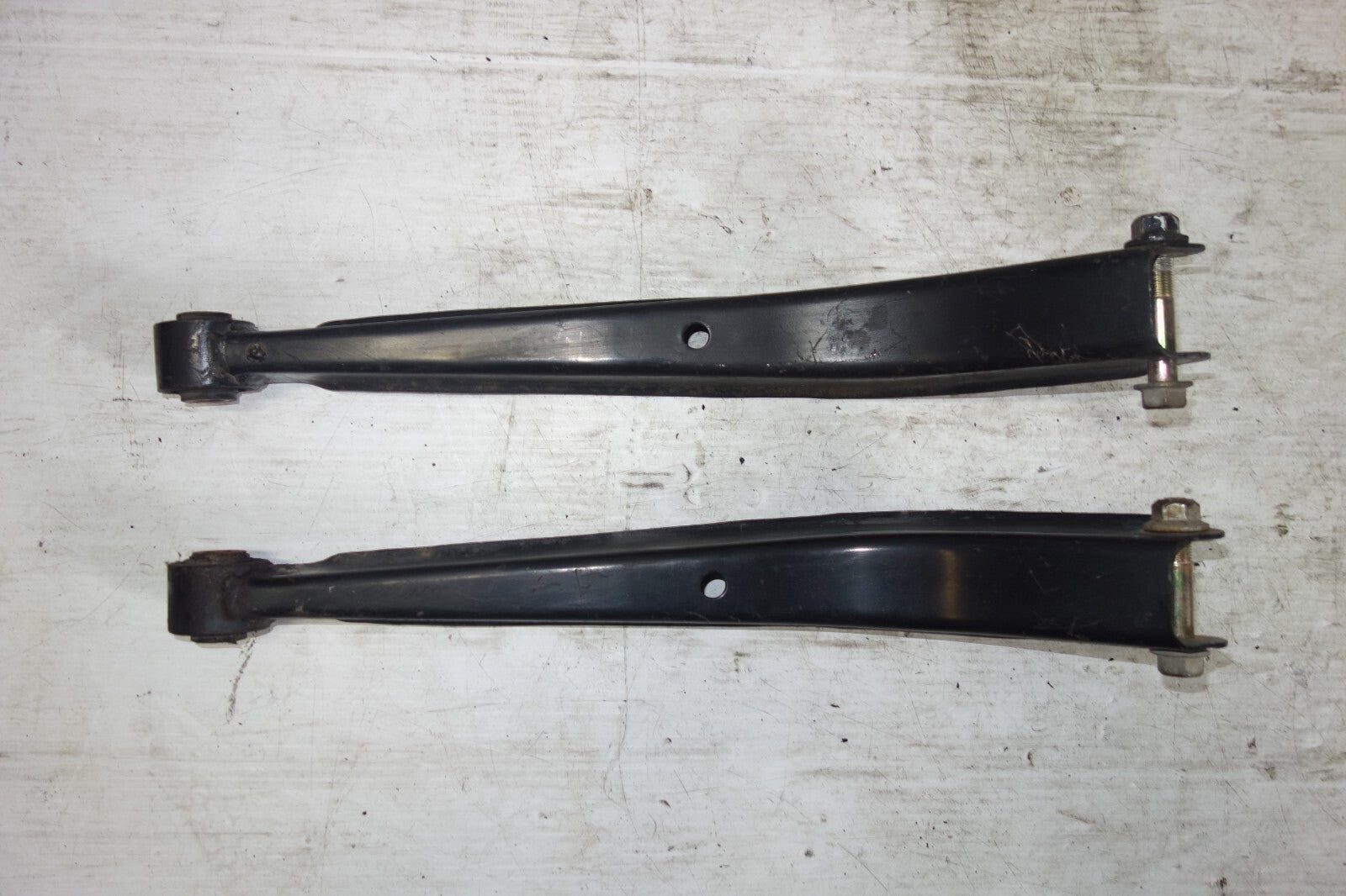 JDM 2005-2009 SUBARU LEGACY OUTBACK OEM REAR LOWER CONTROL ARMS PAIR LEFT RIGHT