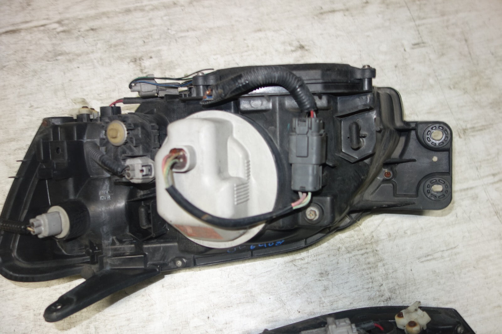 JDM Subaru Legacy Headlights BH5/BE5 HID Left & Right 2000 2001 2002 2003 2004