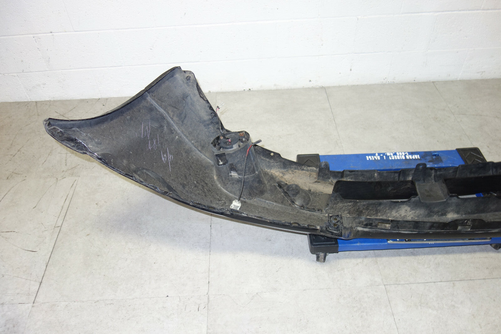 JDM Subaru Outback Wagon OEM Front Bumper Cover Assembly + Fog Lights 2008-2009