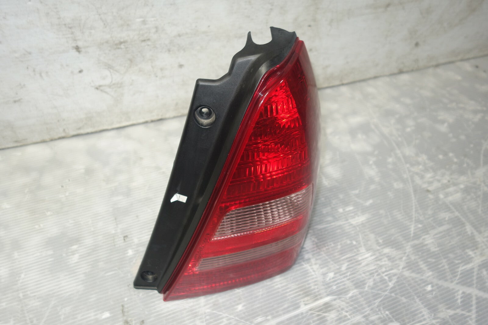 JDM 2003-2005 SUBARU FORESTER GENUINE SG5 SG OEM TAIL LIGHT LAMP RIGHT SIDE