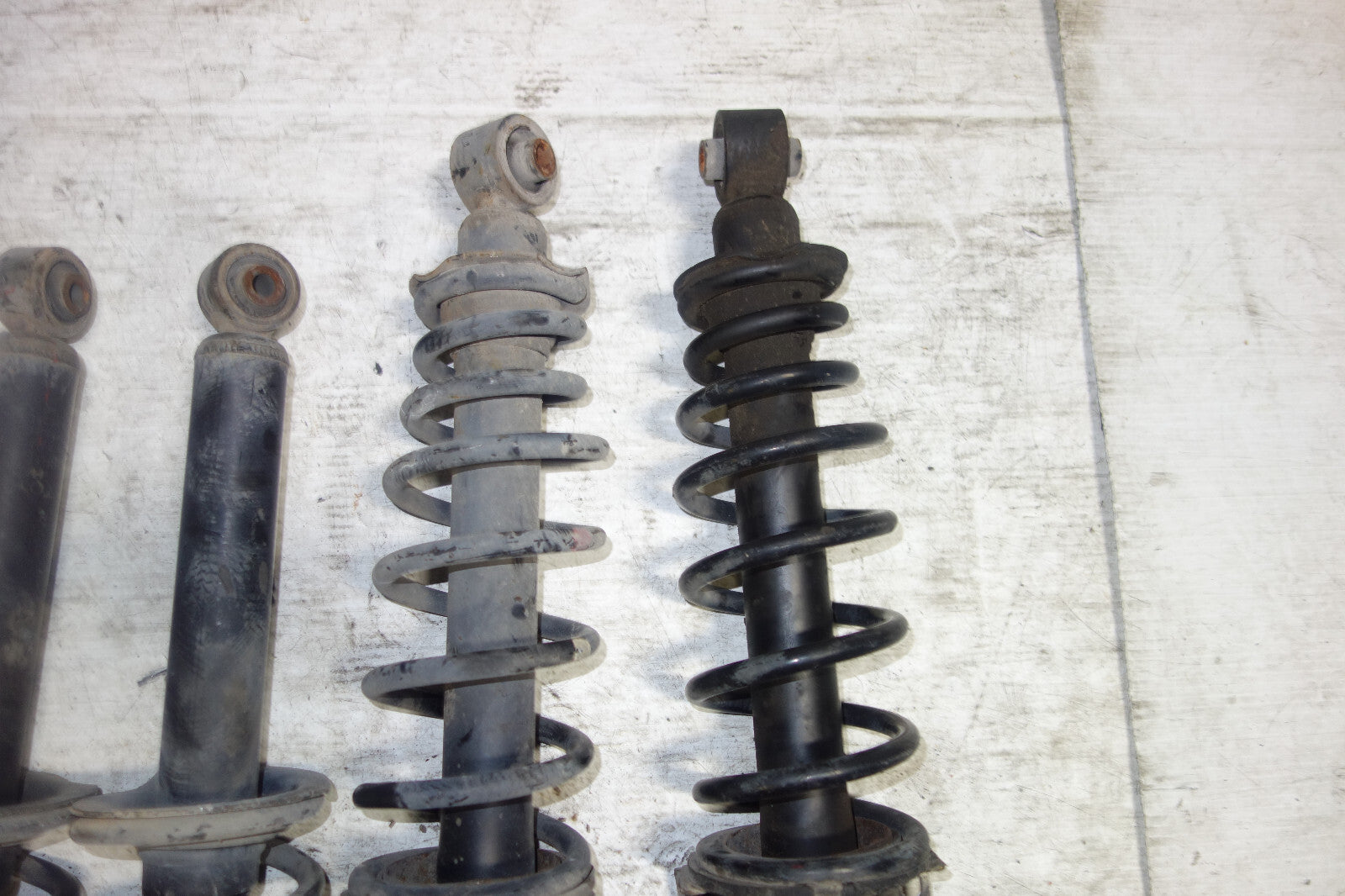 JDM Lexus IS300 Altezza SXE10 OEM Shocks Struts Springs Suspension 2001-2005