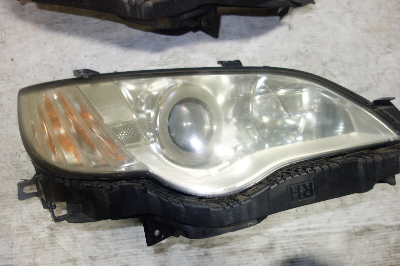JDM Subaru Legacy Outback Hid Clear Headlights Lamps OEM 2008-2009