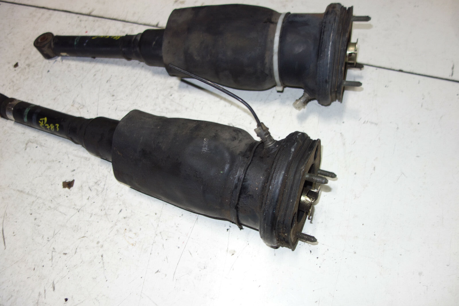 Lexus LS430 Rear Left + Right Air Shocks Struts Absorbers 2001-2006 Pair JDM