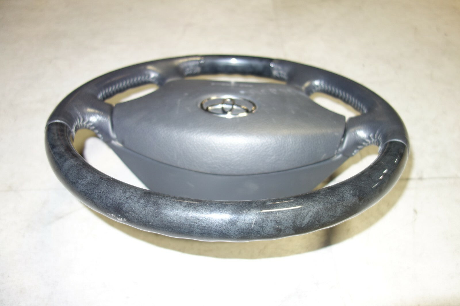 JDM Toyota Steering Wheel Estima ACR30 Used OEM Imported from Japan