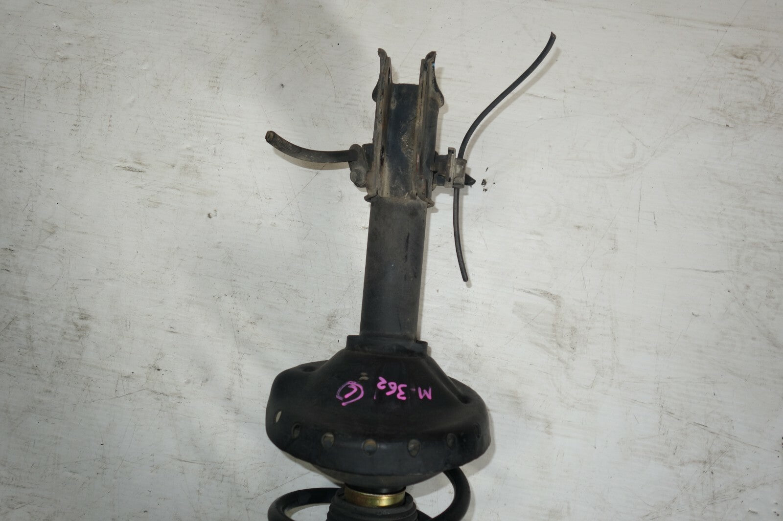 JDM 03-08 SUBARU FORESTER OEM KYB FRONT LEFT SIDE SHOCK SPRING ASSEMBLY GENUINE