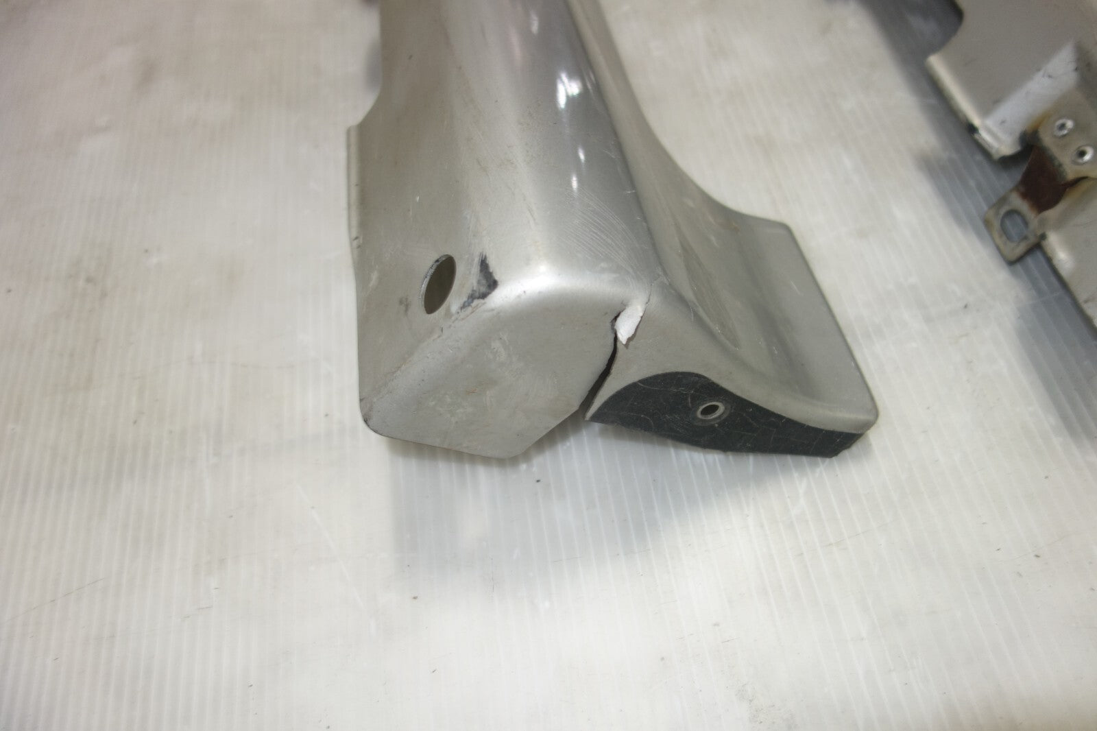 JDM Subaru Legacy B4 Optional Side Skirts Panels Be5 5dr 4dr Silver 2000-2004