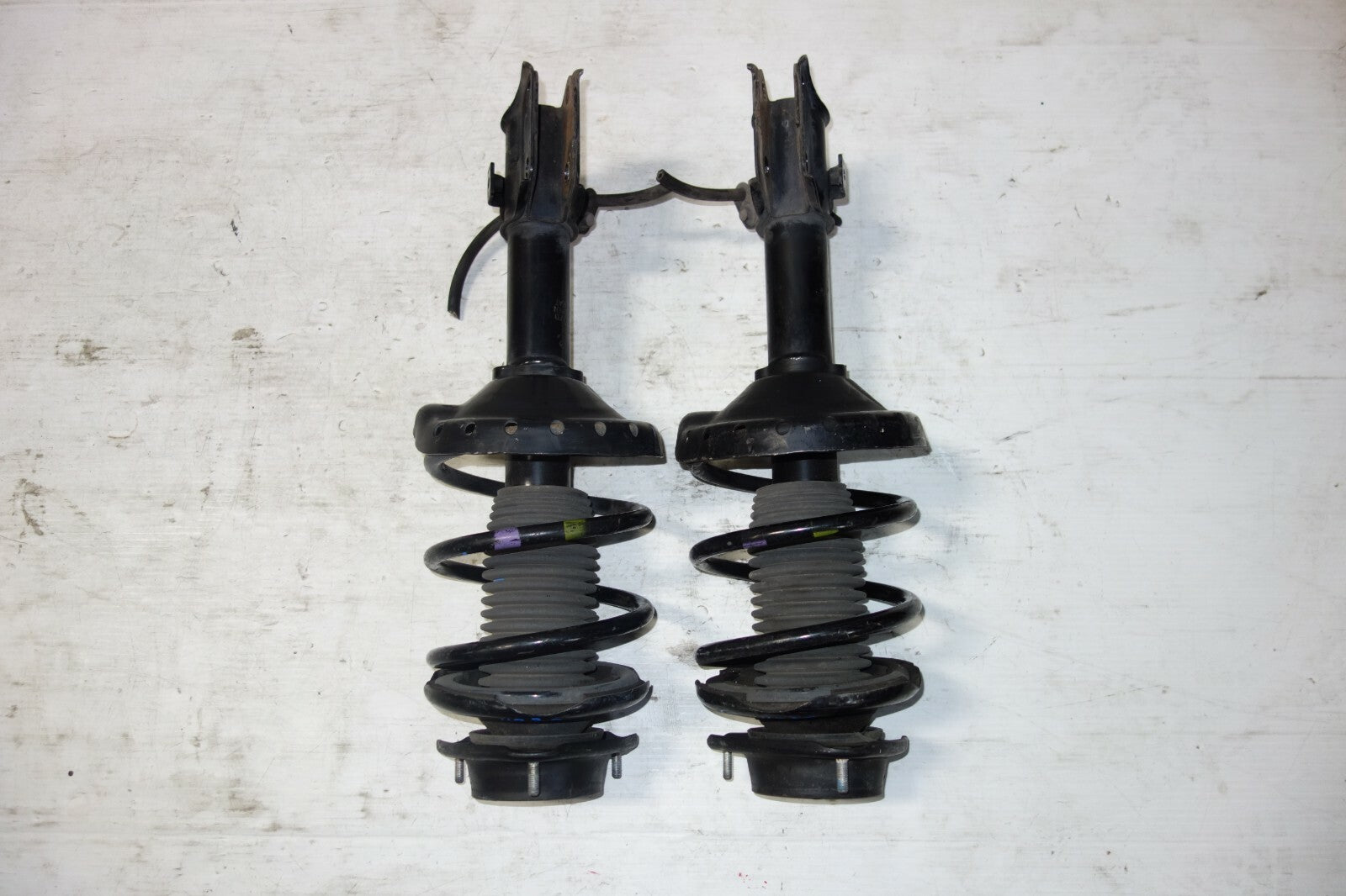 JDM Subaru Impreza WRX OEM Front Shocks Pair Genuine V9 Hawkeye 2006 2007