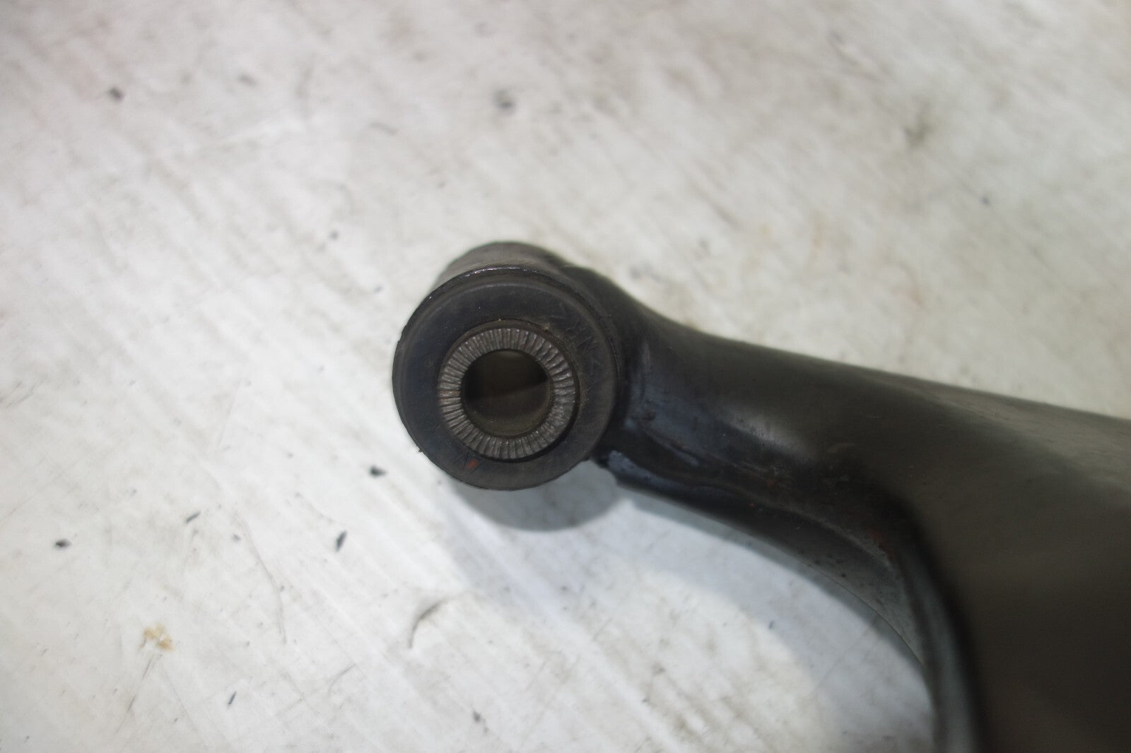 JDM 2000-2005 TOYOTA CELICA OEM FRONT LOWER CONTROL ARM RIGHT SIDE GT GTS ZZT231